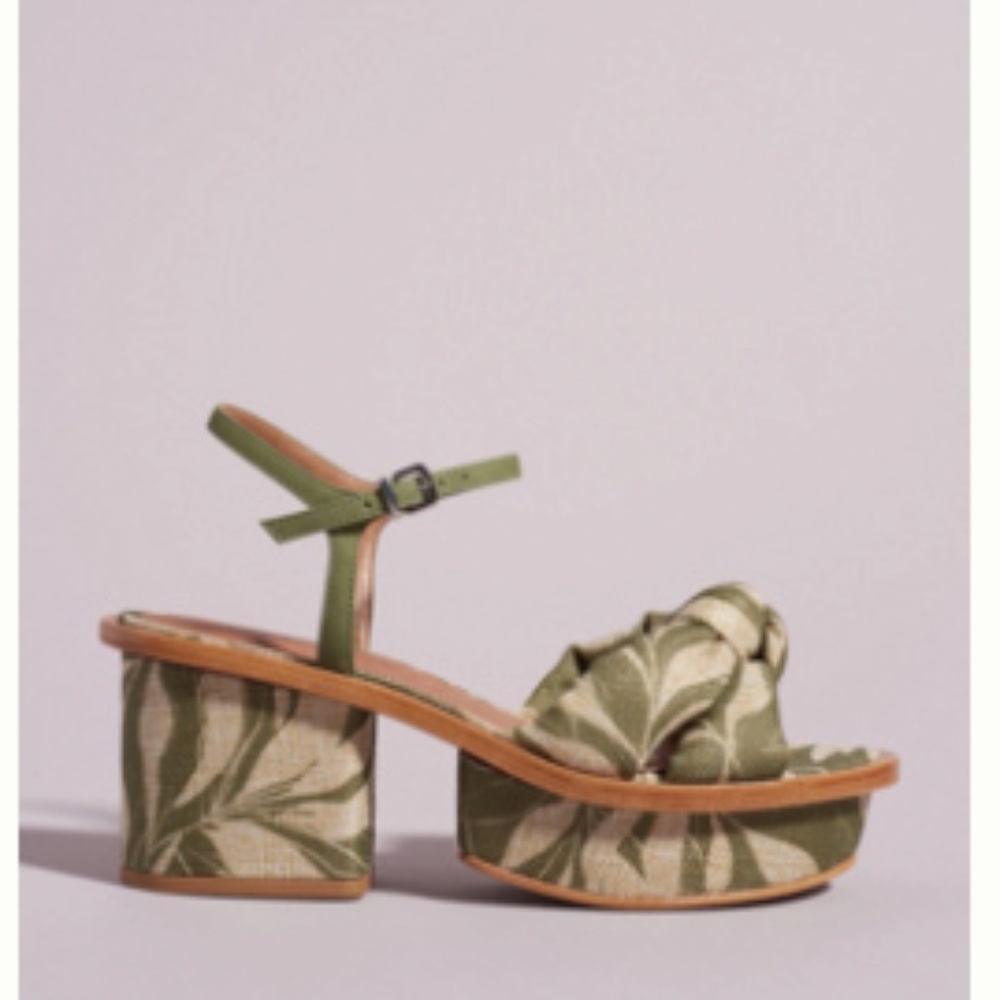 Vicenza Kendall Platforms- Olive- Size 40